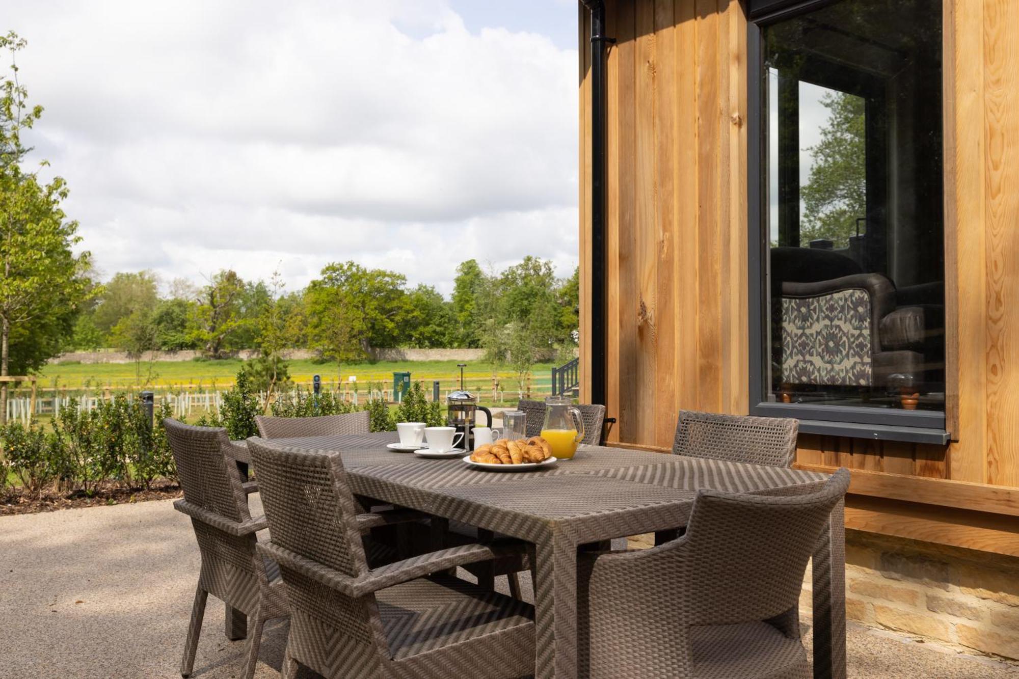Blenheim Palace Lodge Retreat Woodstock Exterior photo